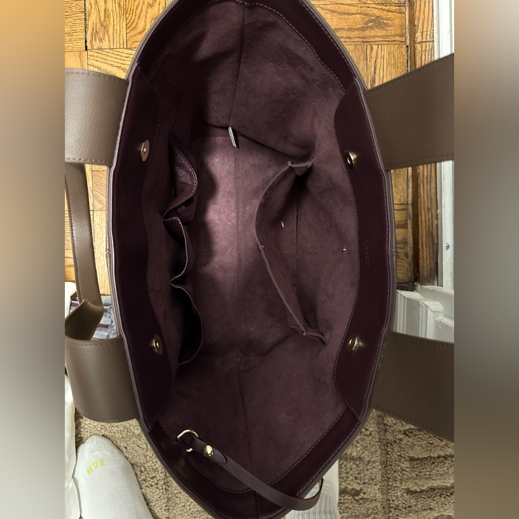 Classic Brown Leather Tote Bag - Everyday Carry — image 4 of 4